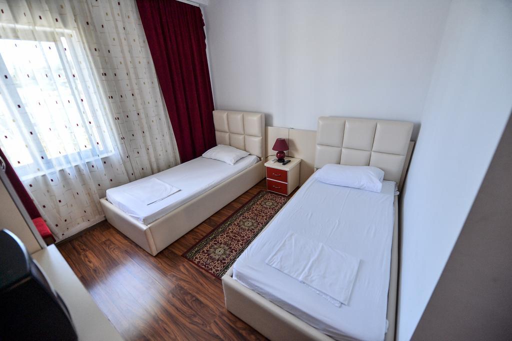 Hotel Argenti Shkodër Екстериор снимка